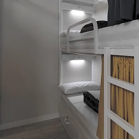 بيت شباب Dream In Santiago *
